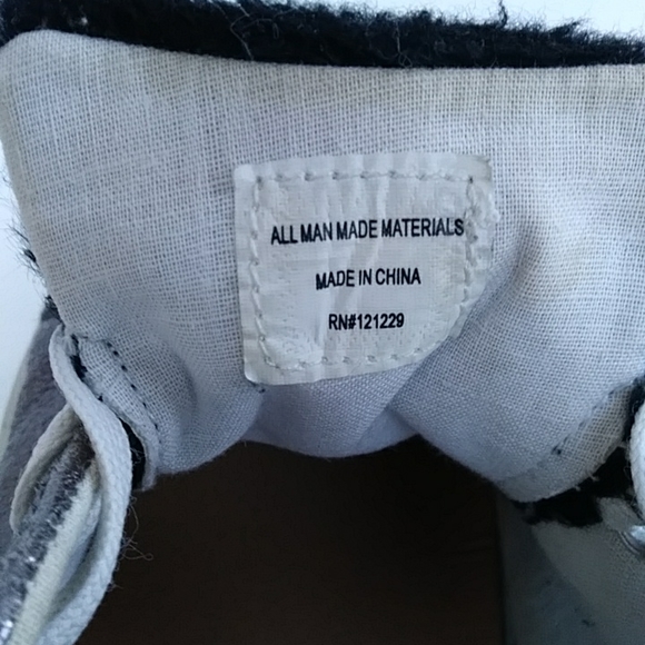 Revo Metallic Sparkly Faux Fur Active Sneakers 9/10 L Silver Black - Picture 10 of 16